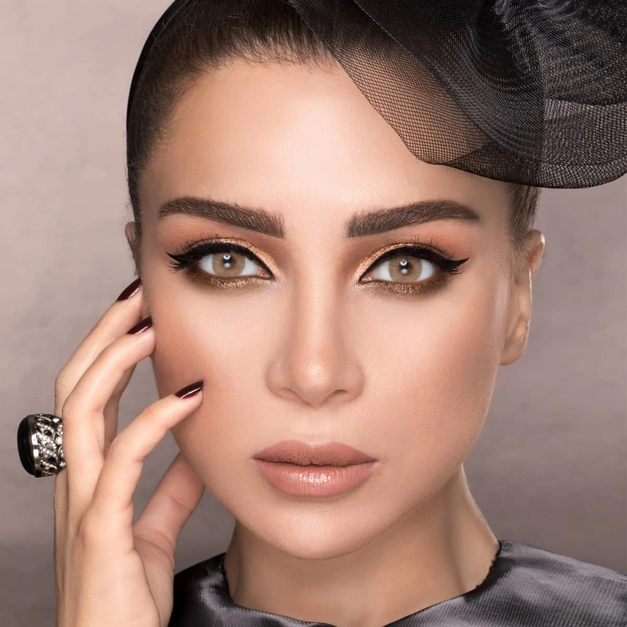 Bella color contact lenses Hazel Beige